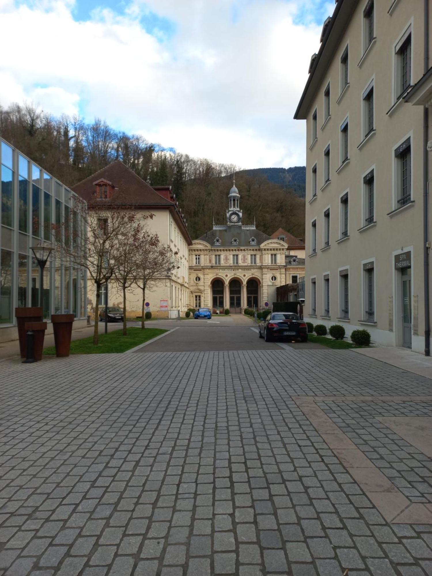 Residence Du Parc Saint-Martin-dʼUriage Eksteriør billede