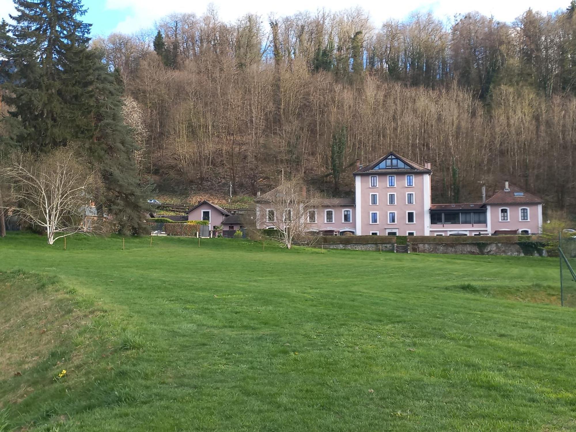 Residence Du Parc Saint-Martin-dʼUriage Eksteriør billede